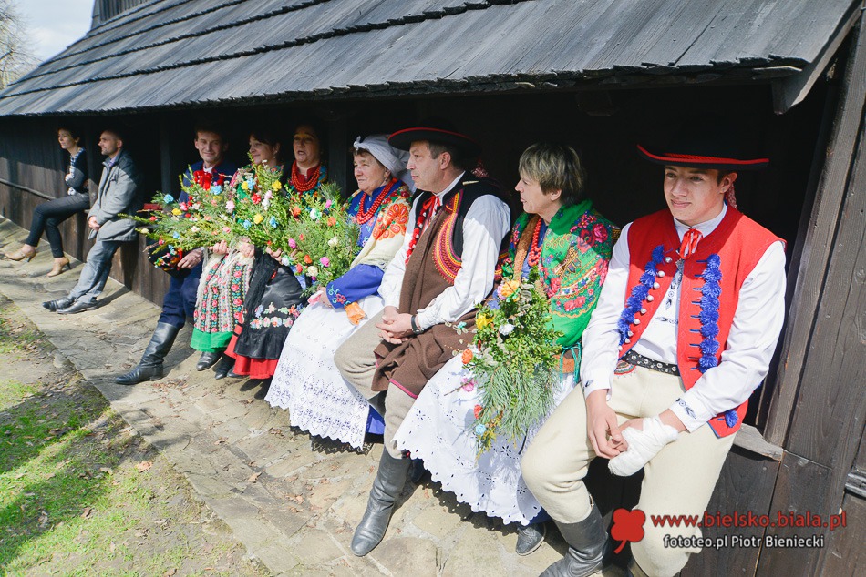 Tradycja urzekająca kolorami - foto