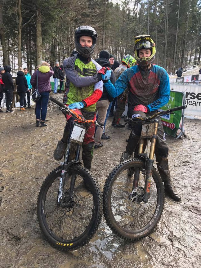 Szalona jazda w śnieżycy - foto