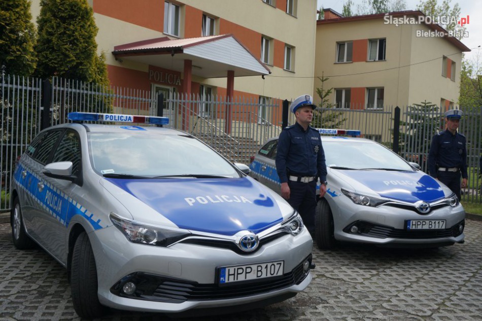 Radiowozy z bogatym wyposażeniem - foto