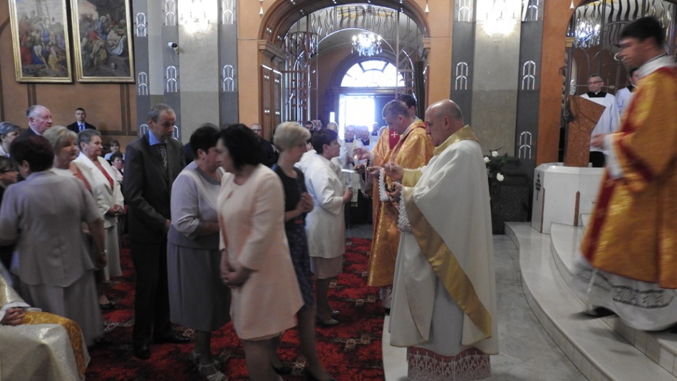 Syn premier przyjmie święcenia