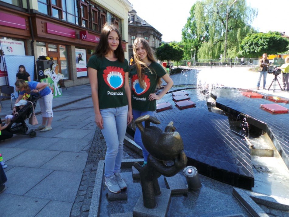Dziecięca feta na placu Reksia - foto