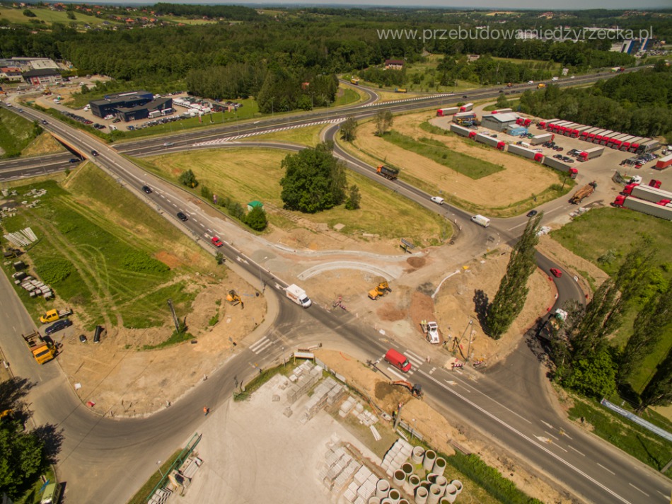 Budują nową ulicę w Wapienicy - foto