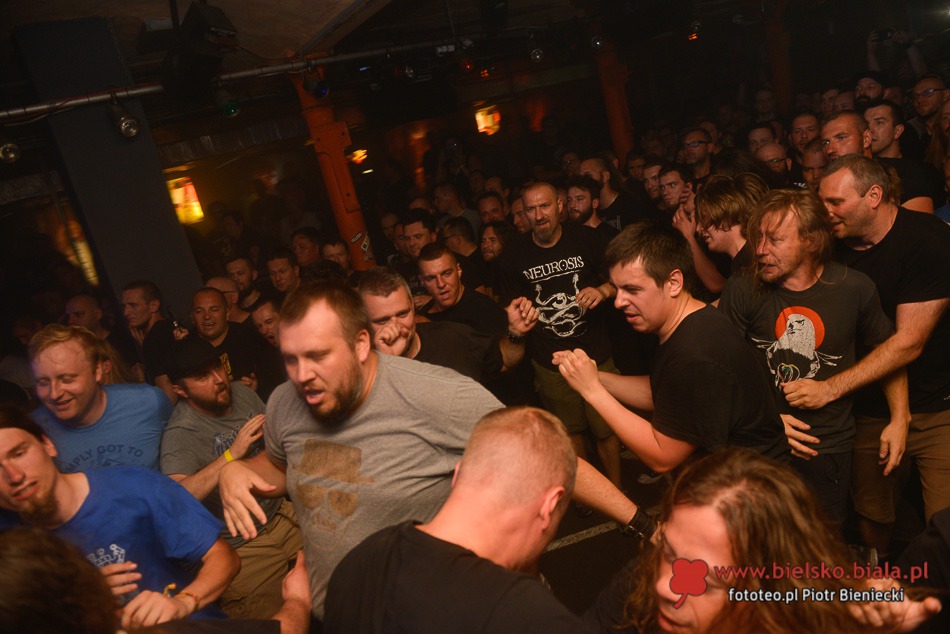 Sepultura z kompletem publiczności - foto