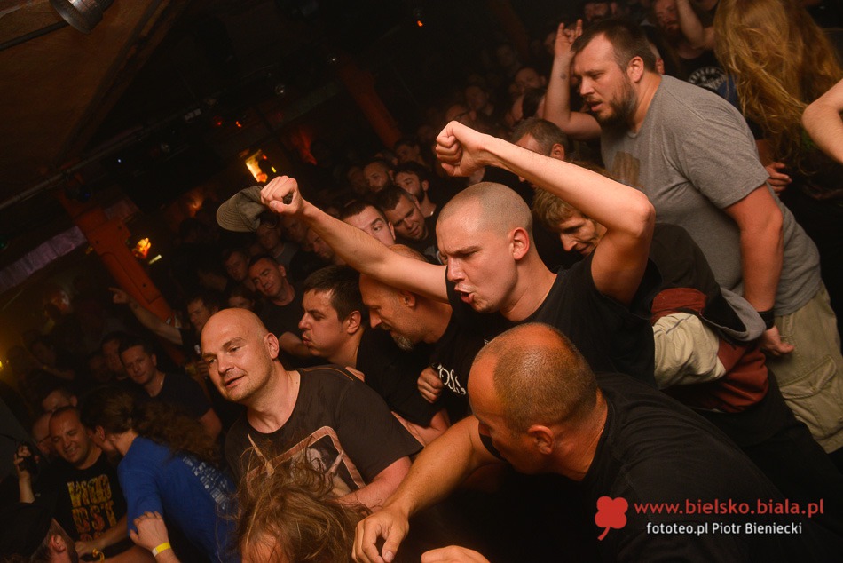 Sepultura z kompletem publiczności - foto