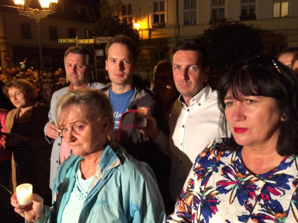 Zawieszenie protestu przed sądem - foto