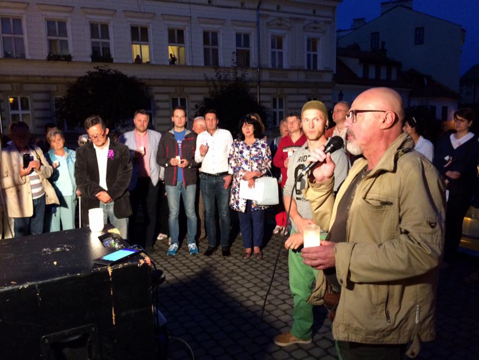 Zawieszenie protestu przed sądem - foto