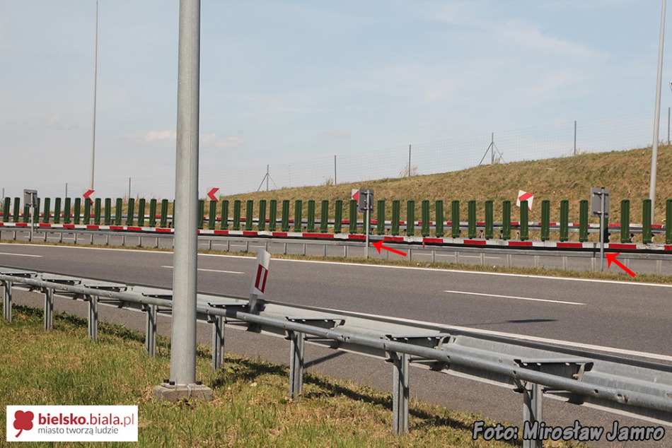 Groźne słupki na "zakręcie śmierci"