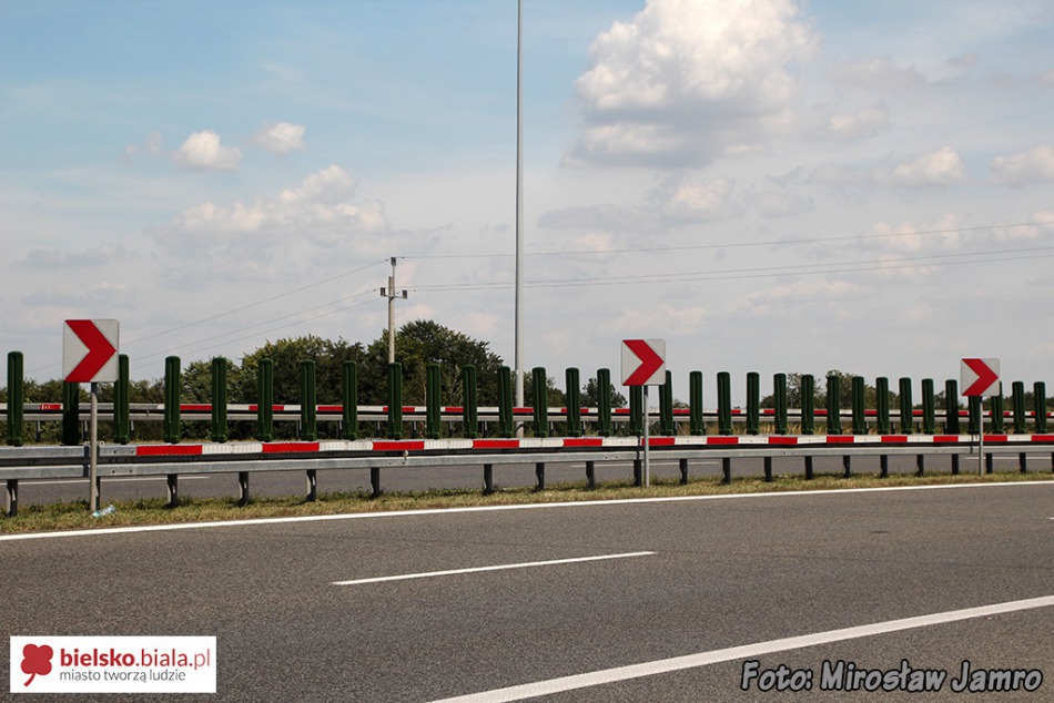 Groźne słupki na "zakręcie śmierci"