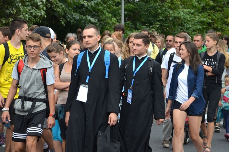 Wstali z kanapy. Są ich tysiące - foto