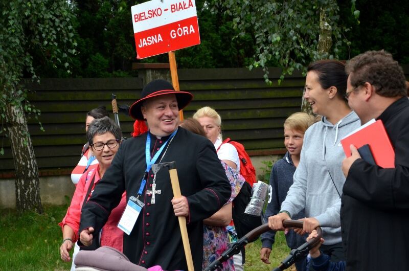 Wstali z kanapy. Są ich tysiące - foto