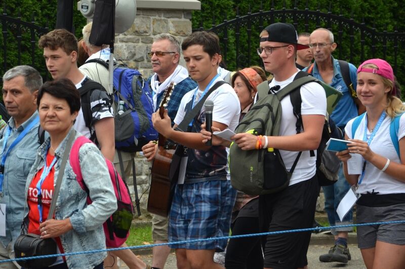Wstali z kanapy. Są ich tysiące - foto