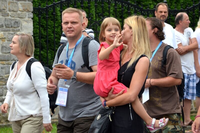 Wstali z kanapy. Są ich tysiące - foto