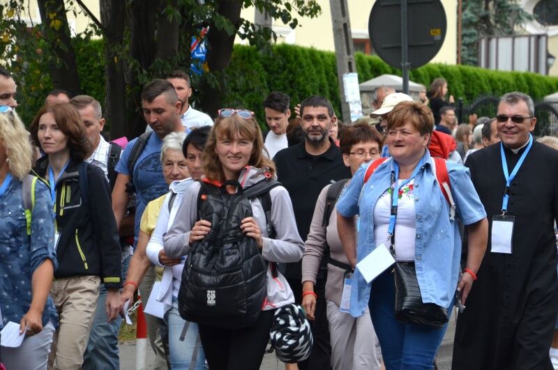 Wstali z kanapy. Są ich tysiące - foto