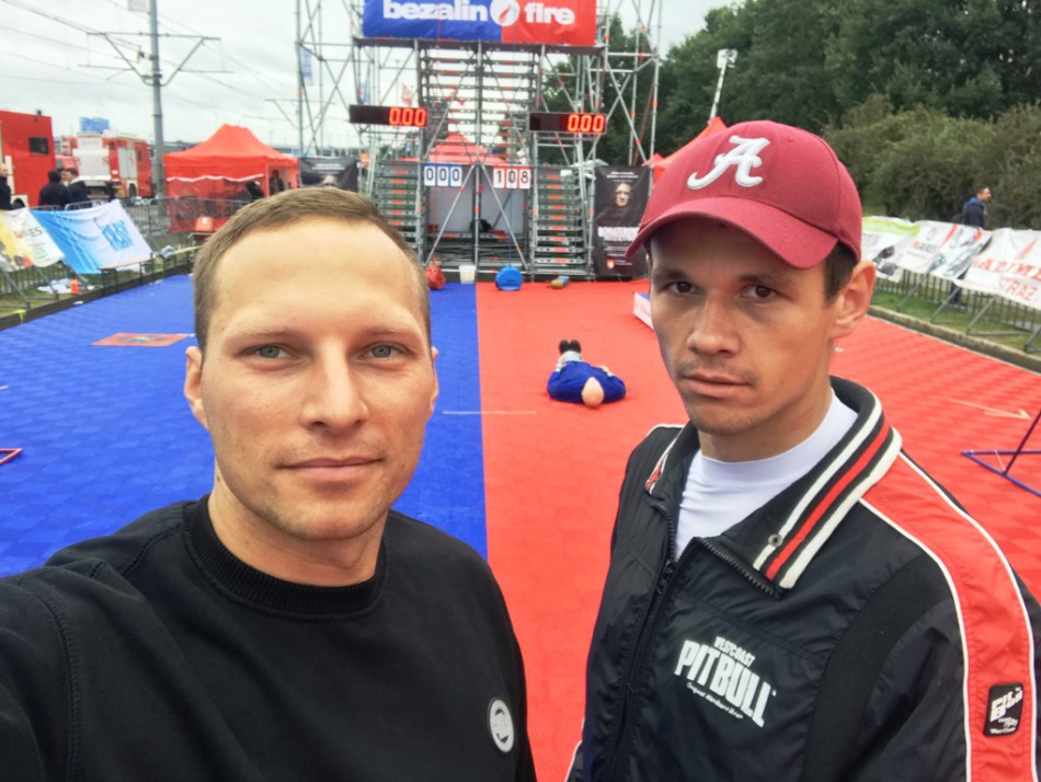 Największy twardziel wśród strażaków - foto