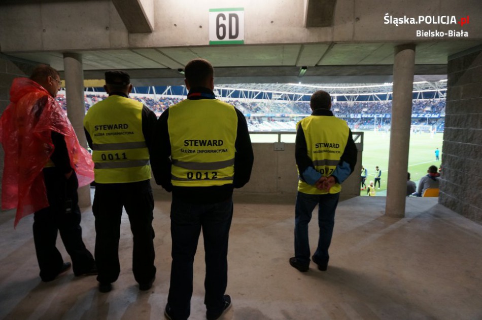 Mecz bez poważniejszych incydentów - foto