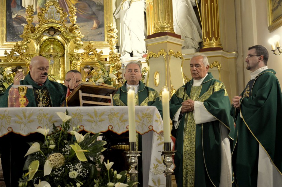 Biskup pojechał na wieś - foto