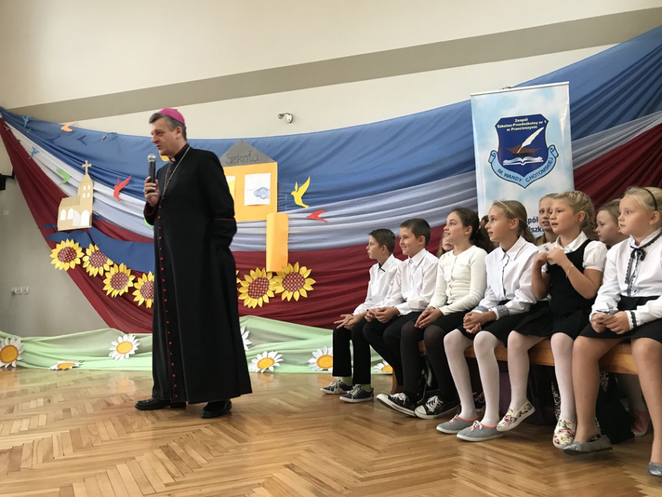 Biskup pojechał na wieś - foto