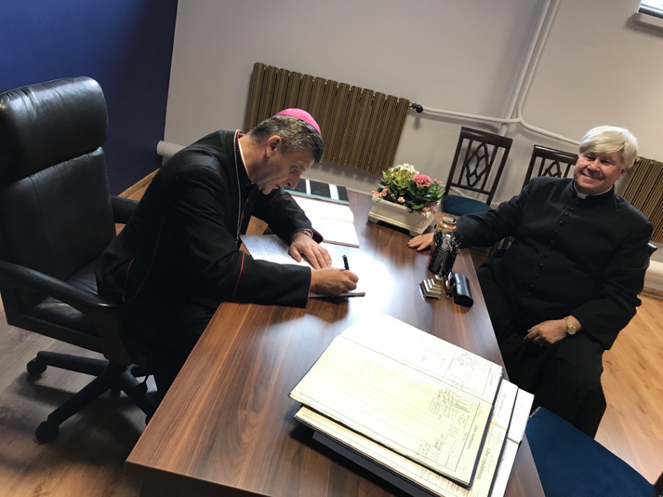 Biskup pojechał na wieś - foto