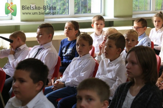 Szkoła pożegnała się z Waryńskim - foto