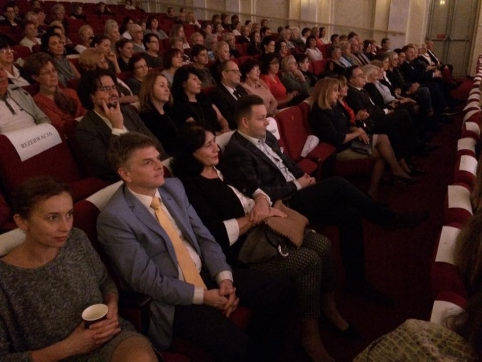 Kongres z Czarnym Protestem w tle - foto