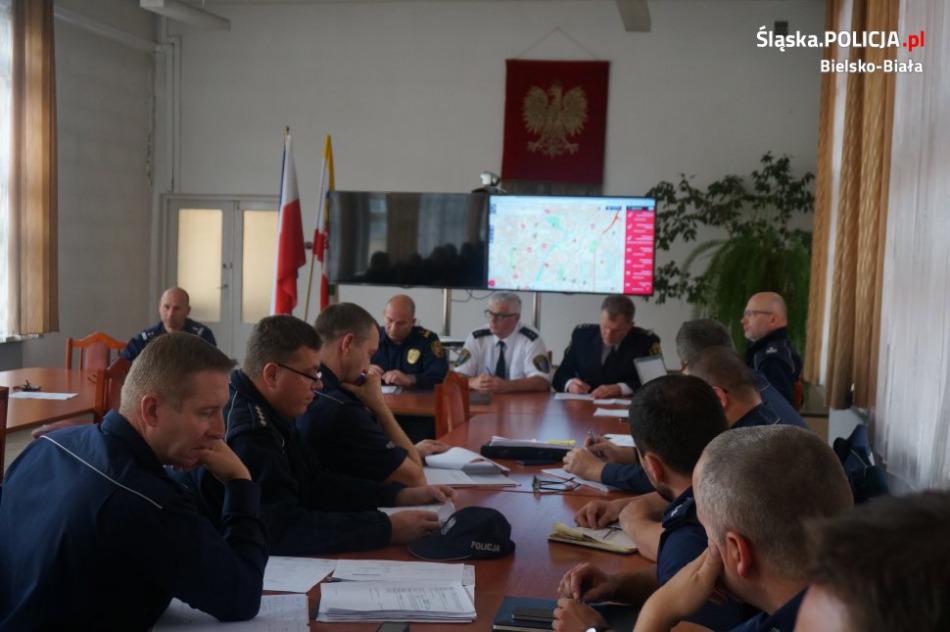 Policjanci szkolą strażników - foto