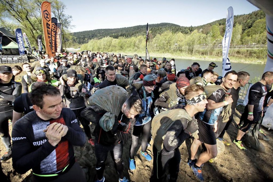 Hardcore na trasie Runmageddonu - foto