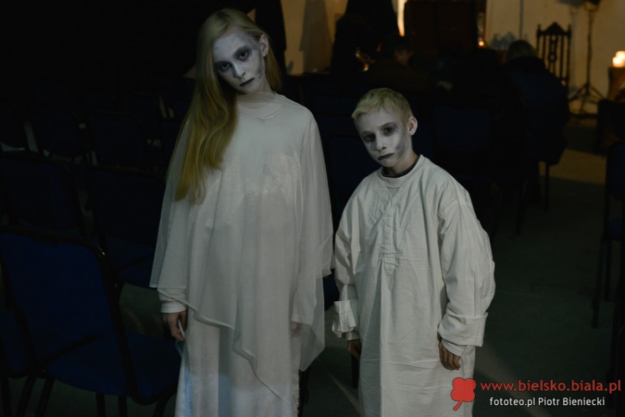 Widowisko na cmentarzu. Byliśmy pod wrażeniem