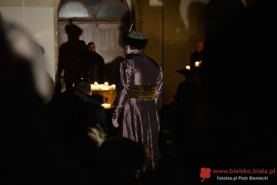 Widowisko na cmentarzu. Byliśmy pod wrażeniem