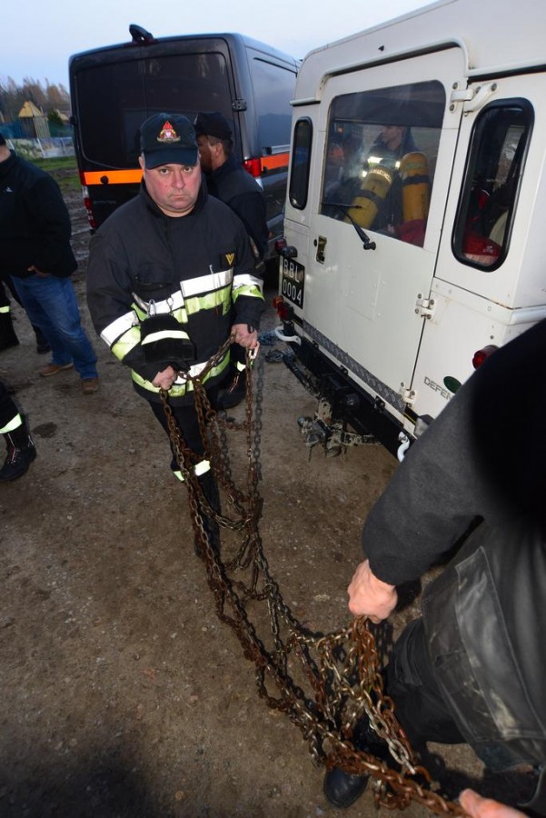 Szkolą się w wodzie, błocie i piachu - foto