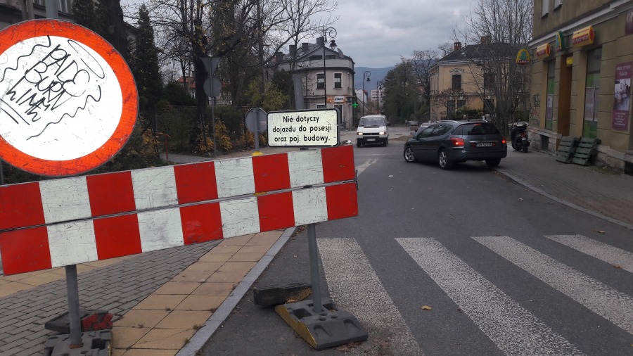 Na Sobieskiego układają kostkę - foto