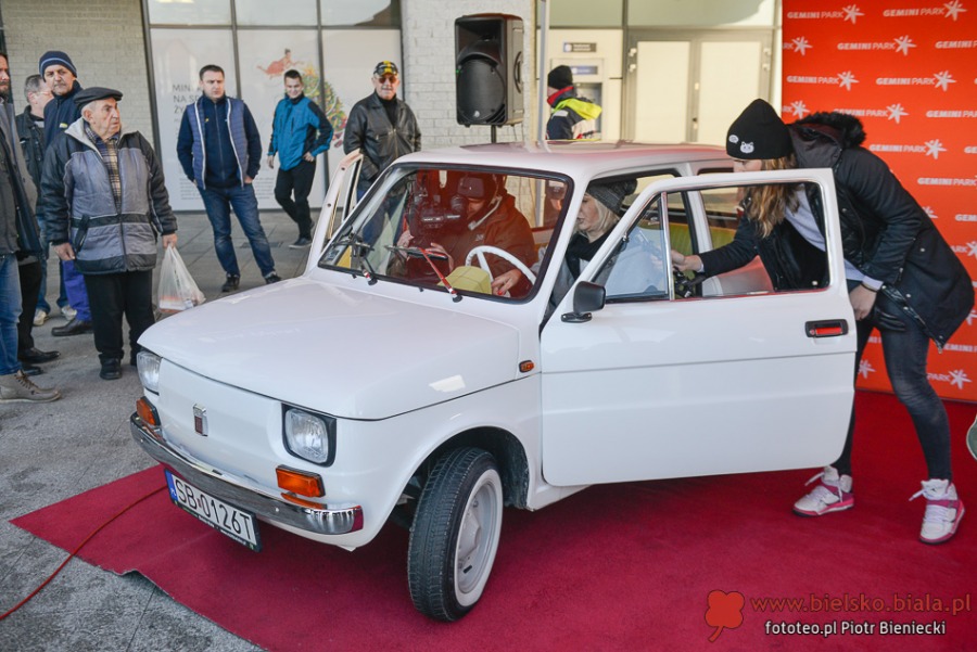 Fiat dla Hanksa odjechał. Ratusz przeprasza