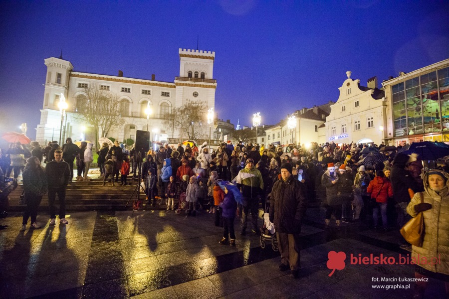 Iluminacja na wielkiej choince już działa! - foto