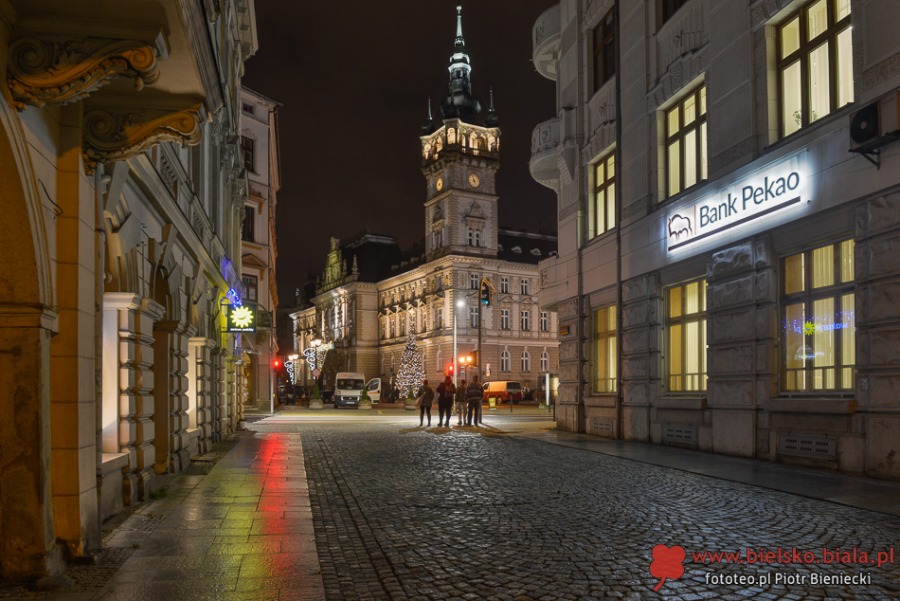 Bielsko-Biała pięknieje po zmroku