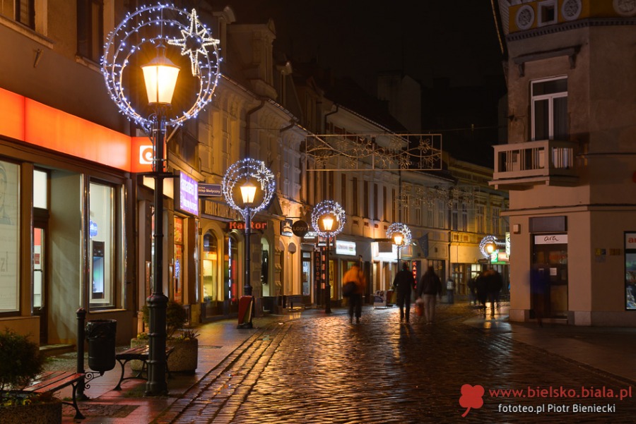 Bielsko-Biała pięknieje po zmroku