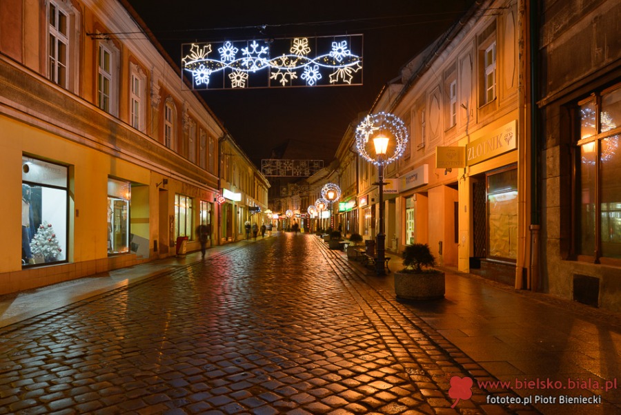 Bielsko-Biała pięknieje po zmroku