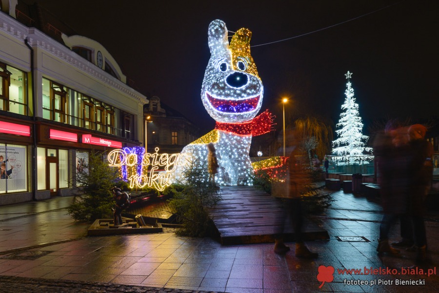 Bielsko-Biała pięknieje po zmroku