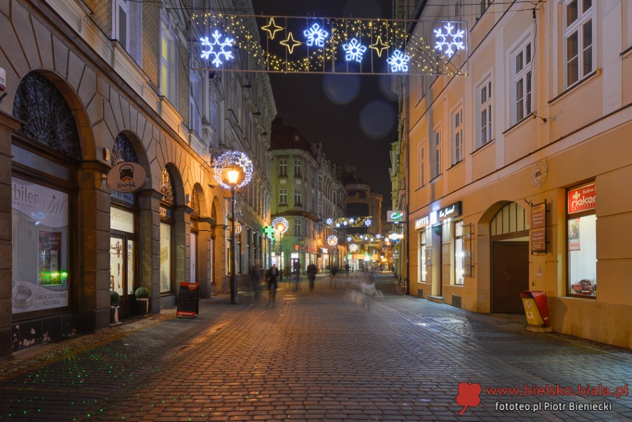 Bielsko-Biała pięknieje po zmroku