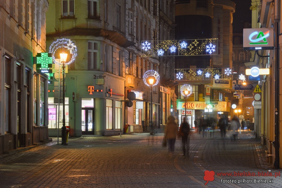 Bielsko-Biała pięknieje po zmroku