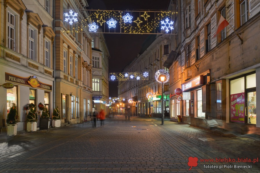 Bielsko-Biała pięknieje po zmroku