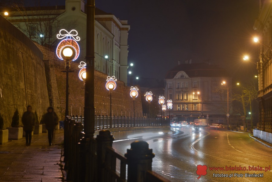 Bielsko-Biała pięknieje po zmroku