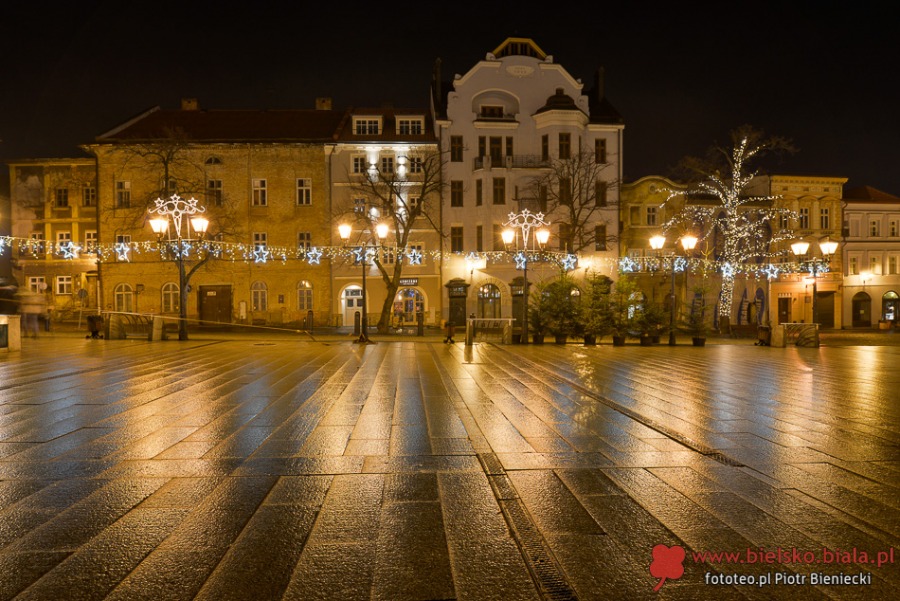 Bielsko-Biała pięknieje po zmroku