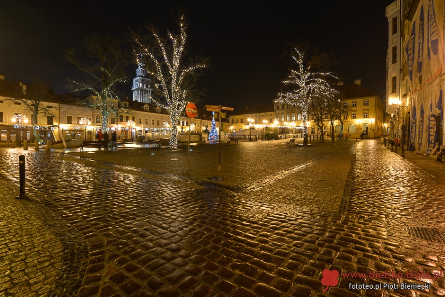 Bielsko-Biała pięknieje po zmroku
