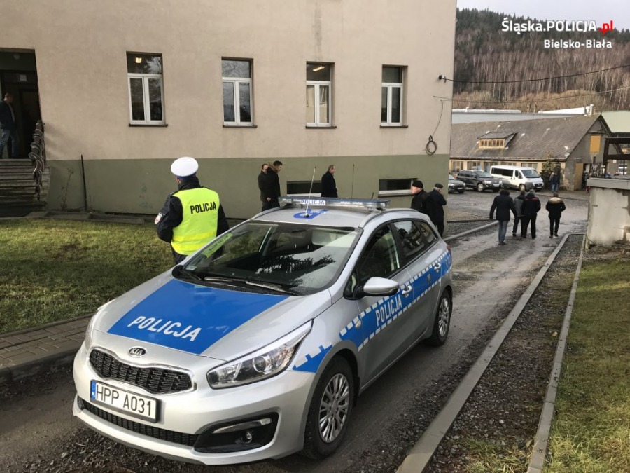 Pełna mobilizacja policji z udziałem BOR - foto