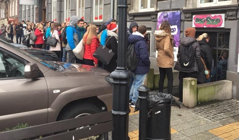 Tłum na Quebonafide. Kogo słuchają teraz młodzi?