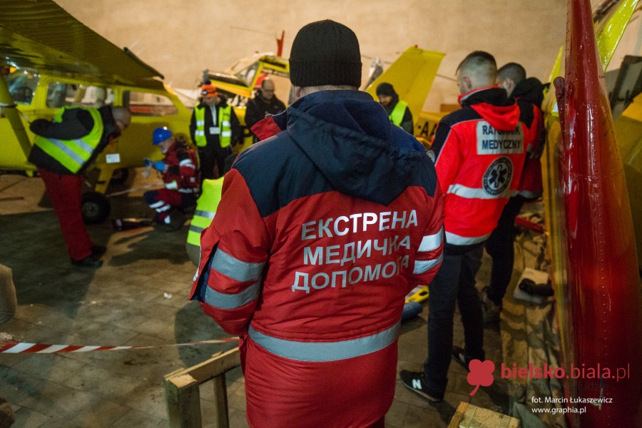 Śmigło odcięło mu stopę. Ratownicy na lotnisku - foto