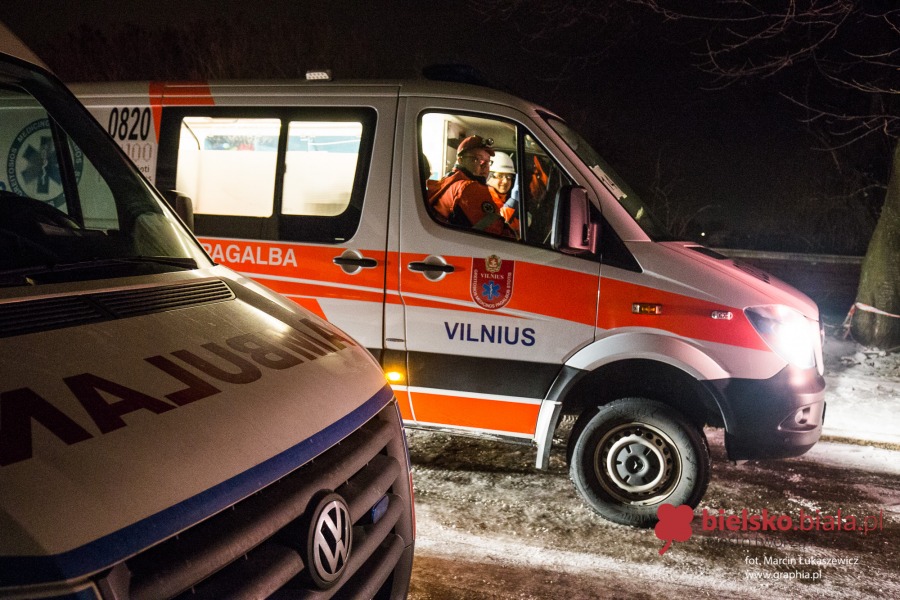 Śmigło odcięło mu stopę. Ratownicy na lotnisku - foto
