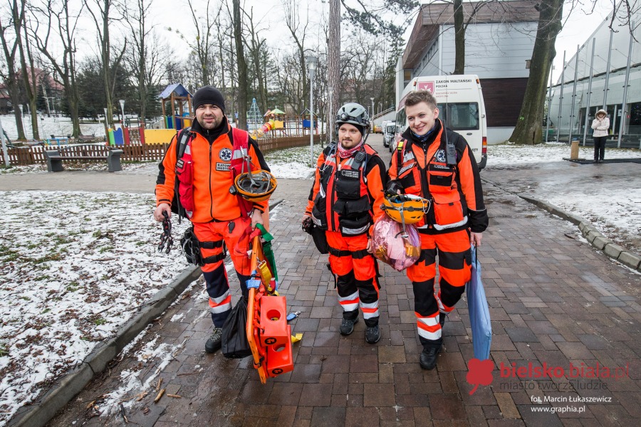 Nocny atak terrorystów. Akcja ratownicza (ZDJĘCIA)