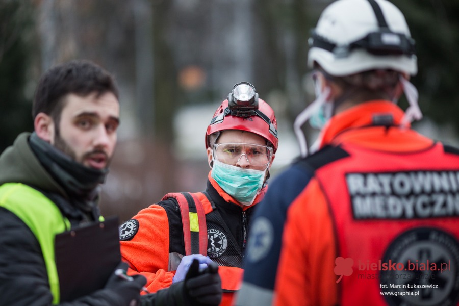 Nocny atak terrorystów. Akcja ratownicza (ZDJĘCIA)
