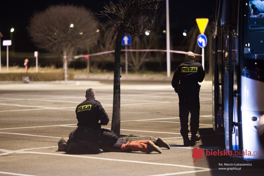 Nocny atak terrorystów. Akcja ratownicza (ZDJĘCIA)