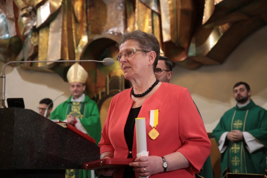 Papież przyznał bielskiej lekarce wysokie odznaczenie - foto